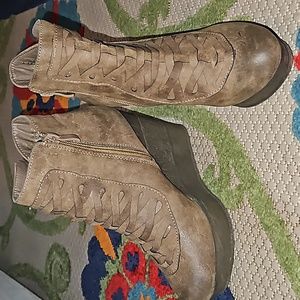 Sbicca Sorano booties size 6. Worn once